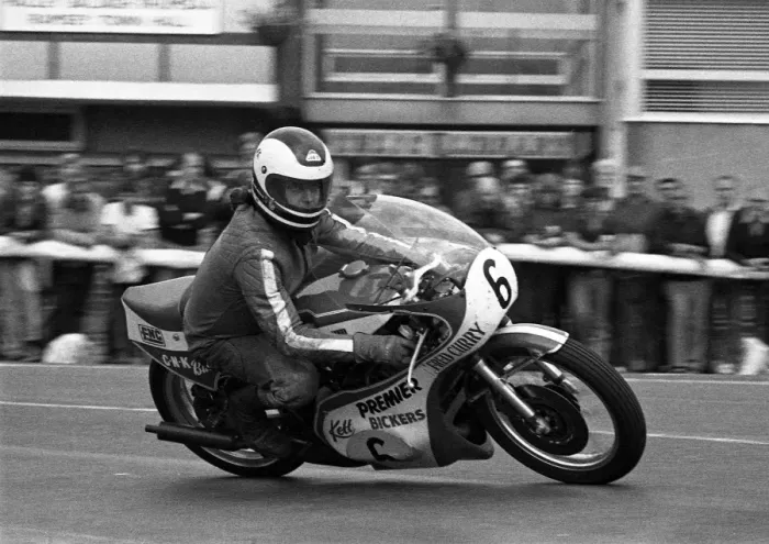 Framed Print : Fred Curry (Yamaha) 1981 Senior Manx Grand Prix Framed Print : Fred Curry (Yamaha) 1981 Senior Manx Grand Prix