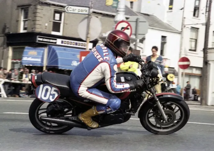 Framed Print : Fred Curry (Yamaha) 1983 Junior Manx Grand Prix Framed Print : Fred Curry (Yamaha) 1983 Junior Manx Grand Prix