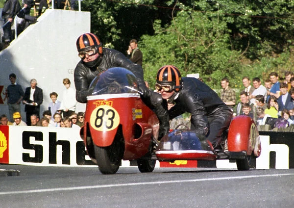 Fred Hanks & Malcolm Lucas (BSA) 1968 750 Sidecar TT