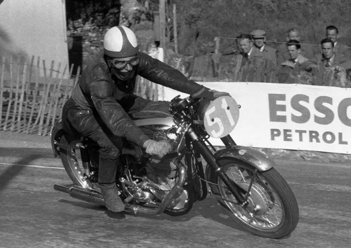 Framed Print : Fred Wallis (BSA) 1956 Junior Clubman TT Framed Print : Fred Wallis (BSA) 1956 Junior Clubman TT