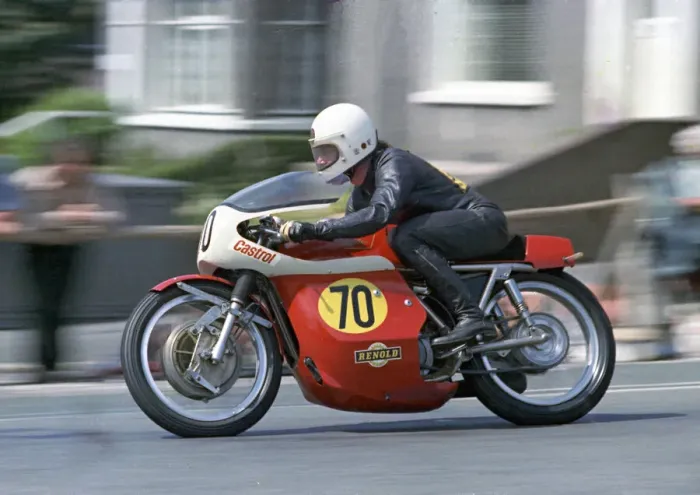 Framed Print : Fred Walton (Seymour Velocette Metisse) 1973 Senior TT Framed Print : Fred Walton (Seymour Velocette Metisse) 1973 Senior TT