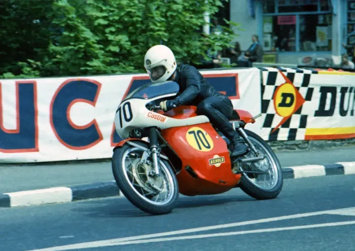 Framed Print : Fred Walton (Velocette Metisse) 1973 Senior TT Framed Print : Fred Walton (Velocette Metisse) 1973 Senior TT