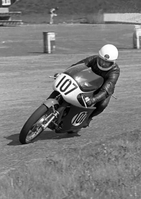 Framed Print : Fred Walton (Velocette Metisse) 1975 Jurby Airfield Framed Print : Fred Walton (Velocette Metisse) 1975 Jurby Airfield