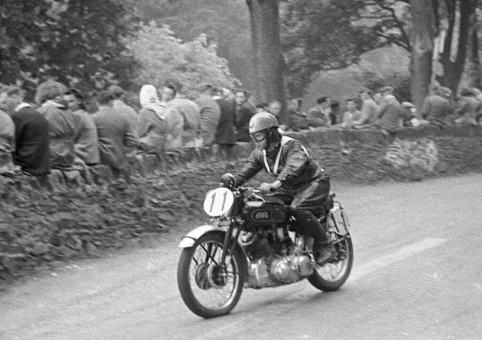 Framed Print : Fred Young (Vincent) 1950 Clubman 1000 TT