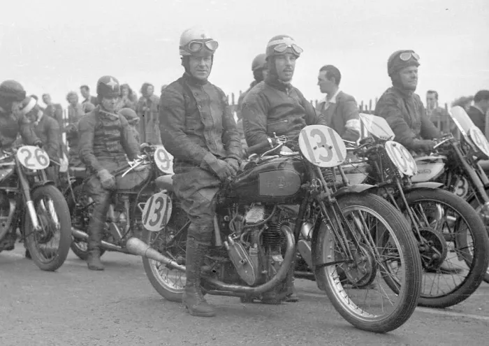 Framed Print : Freddie Hawken (Excelsior) 1947 Lightweight Manx Grand Prix