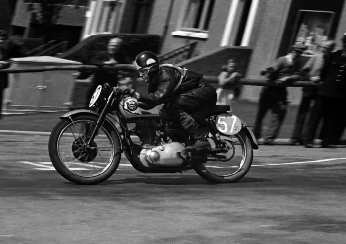 Framed Print : G R Brown (BSA) 1953 Junior Clubman TT Framed Print : G R Brown (BSA) 1953 Junior Clubman TT