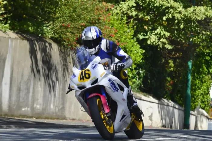 Framed Print : Gareth Evans (Suzuki) 2014 Senior Manx Grand Prix Framed Print : Gareth Evans (Suzuki) 2014 Senior Manx Grand Prix