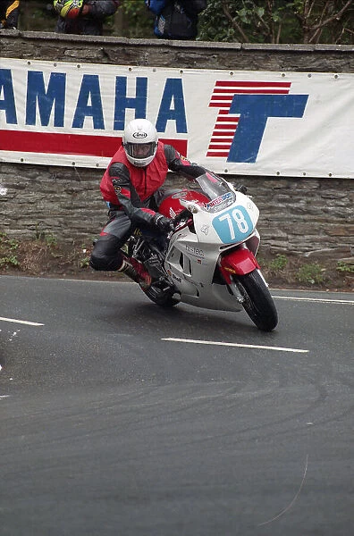 Gareth Kenward Honda 1998 Junior TT