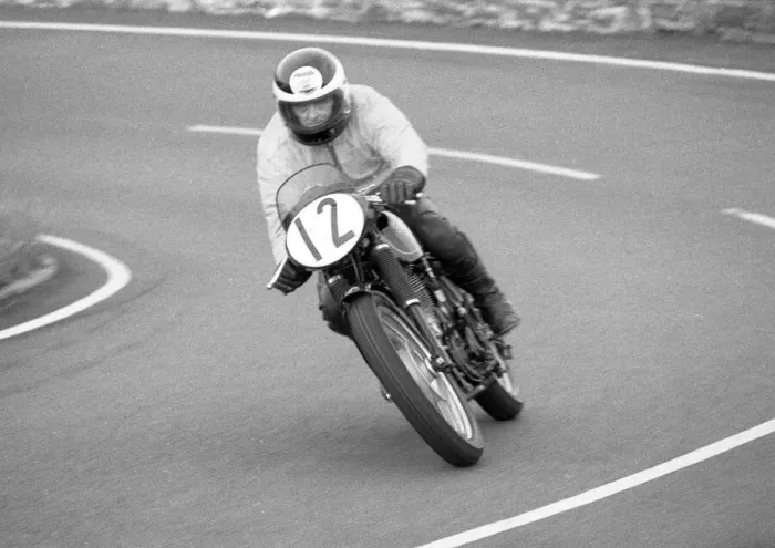 Framed Print : Gareth Owen (Velocette) 1985 Senior Classic Manx Grand Prix Framed Print : Gareth Owen (Velocette) 1985 Senior Classic Manx Grand Prix