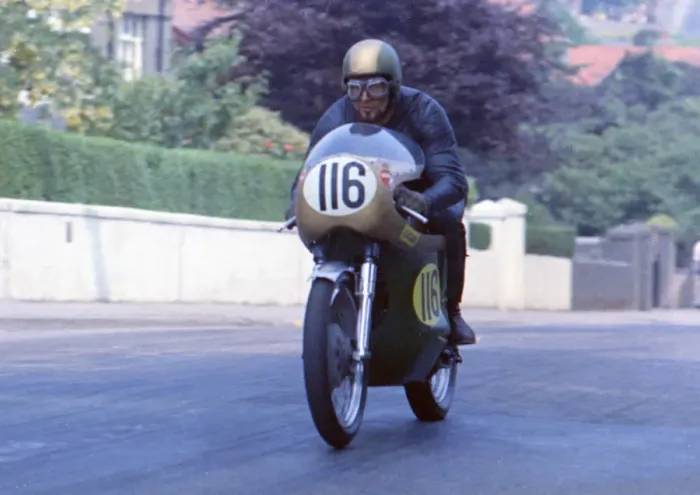 Framed Print : Garth Neveling (Norton) 1970 Senior TT
