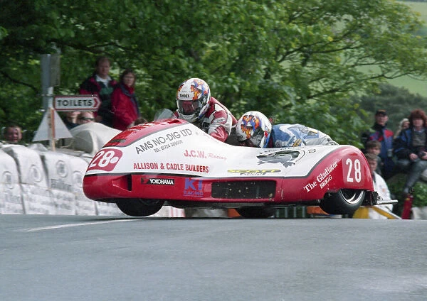 Gary Bryan & Ivan Murray (Baker Yamaha) 2000 Sidecar TT