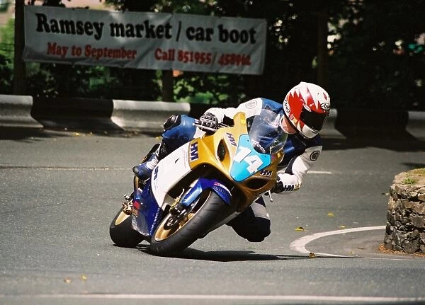 Gary Carswell (Suzuki) 2004 Junior TT