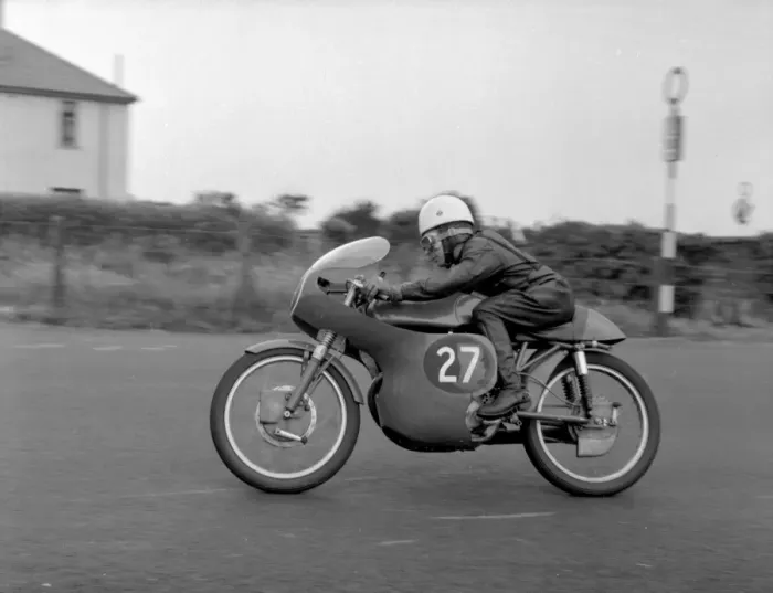 Framed Print : Gary Dickinson (Ducati) 1961 Southern 100 Framed Print : Gary Dickinson (Ducati) 1961 Southern 100