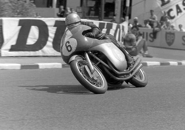 Gary Hocking (MV): 1961 Junior TT