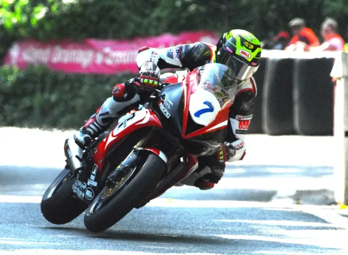Framed Print : Gary Johnson (Triumph) Supersport 1 TT Framed Print : Gary Johnson (Triumph) Supersport 1 TT
