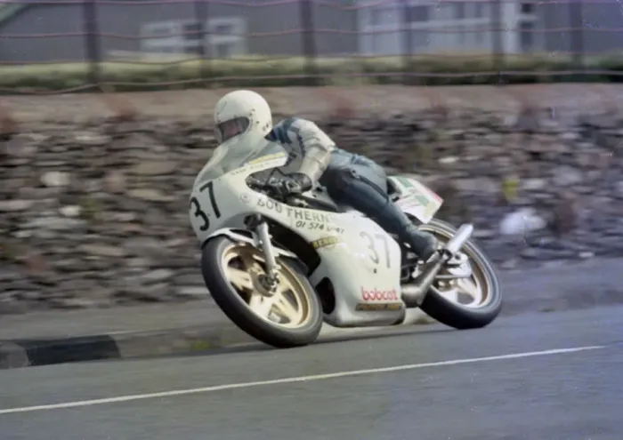 Framed Print : Gary Martin (Yamaha) 1982 Senior Manx Grand Prix Framed Print : Gary Martin (Yamaha) 1982 Senior Manx Grand Prix