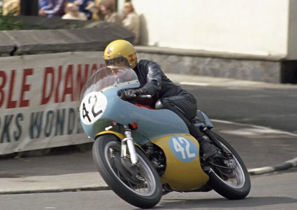 Gary Thomas (Aermacchi) 1974 Junior Manx Grand Prix