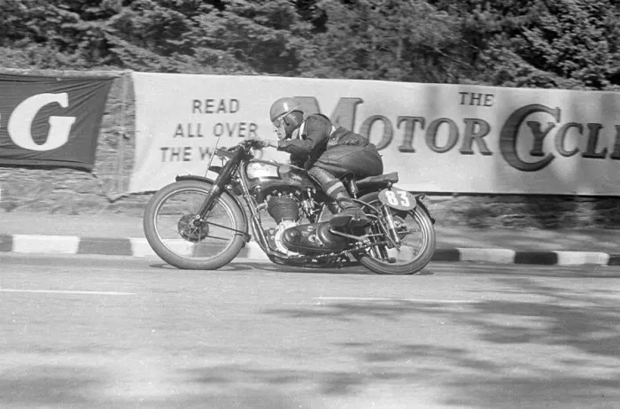 Framed Print : Geoff Alcock (Norton) 1951 Senior Clubman TT Framed Print : Geoff Alcock (Norton) 1951 Senior Clubman TT