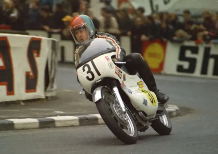 Framed Print : Geoff Barry (Matchless) 1971 Senior TT Framed Print : Geoff Barry (Matchless) 1971 Senior TT