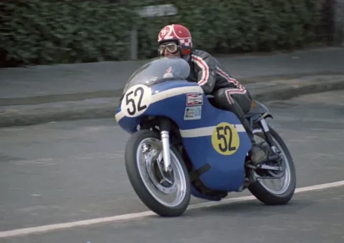 Framed Print : Geoff Barry (Oakley Matchless) at Cruickshanks Framed Print : Geoff Barry (Oakley Matchless) at Cruickshanks