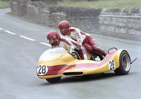 Geoff Bell & Colin Shaw (Suzuki) 1982 Southern 100
