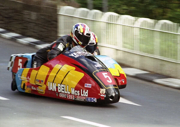 Geoff Bell & Craig Hallam (Windle Yamaha) 1996 Sidecar TT