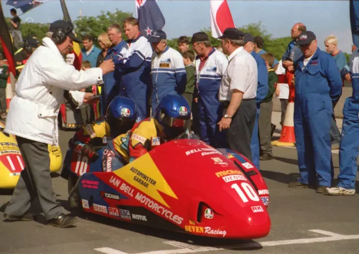 Framed Print : Geoff Bell & Lee Farrington (Bell Yamaha) 1999 Sidecar TT Framed Print : Geoff Bell & Lee Farrington (Bell Yamaha) 1999 Sidecar TT