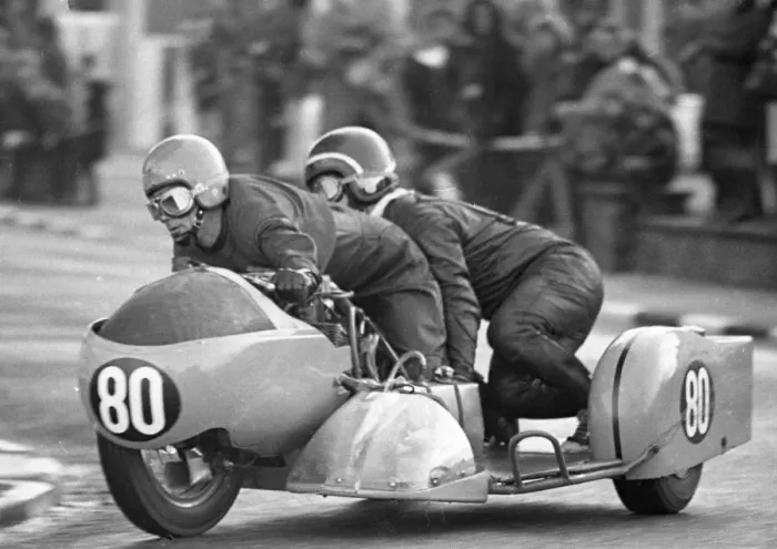 Framed Print : Geoff Davis & M A Mitchison (Triumph) 1972 500 Sidecar TT Framed Print : Geoff Davis & M A Mitchison (Triumph) 1972 500 Sidecar TT