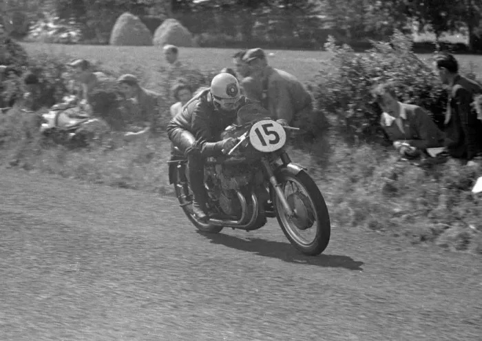 Framed Print : Geoff Duke (Gilera) 1953 Senior Ulster Grand Prix Framed Print : Geoff Duke (Gilera) 1953 Senior Ulster Grand Prix