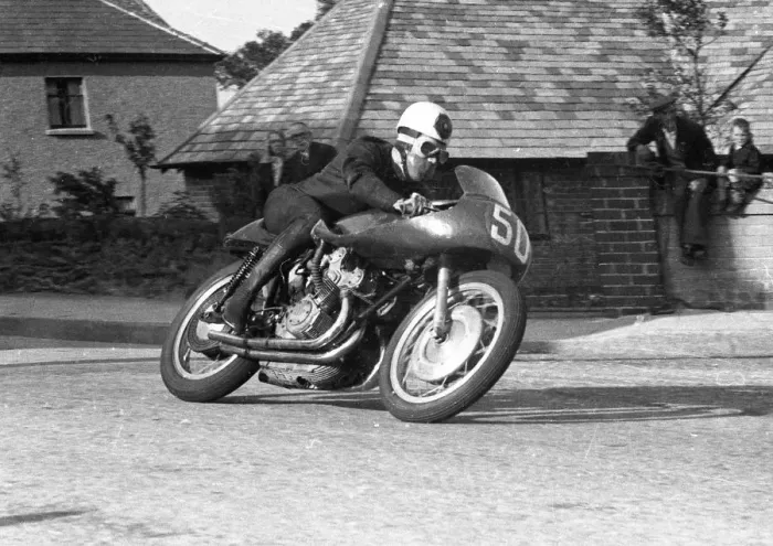 Framed Print : Geoff Duke (Gilera) 1955 Senior TT