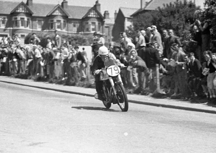 Framed Print : Geoff Duke (Norton) 1950 Junior TT