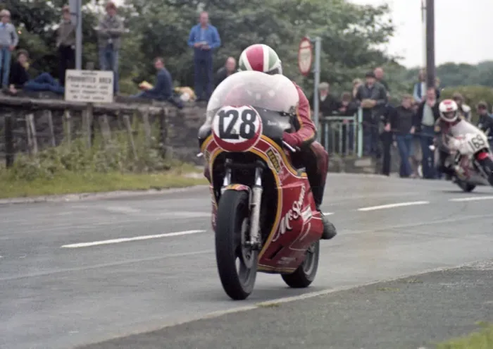 Framed Print : Geoff Jones (Suzuki) 1982 Southern 100 Framed Print : Geoff Jones (Suzuki) 1982 Southern 100