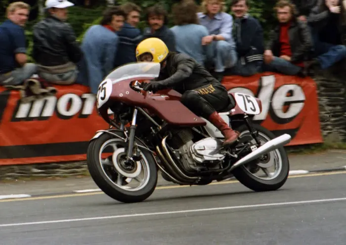 Framed Print : Geoff Kelly (Laverda) 1979 Classic TT