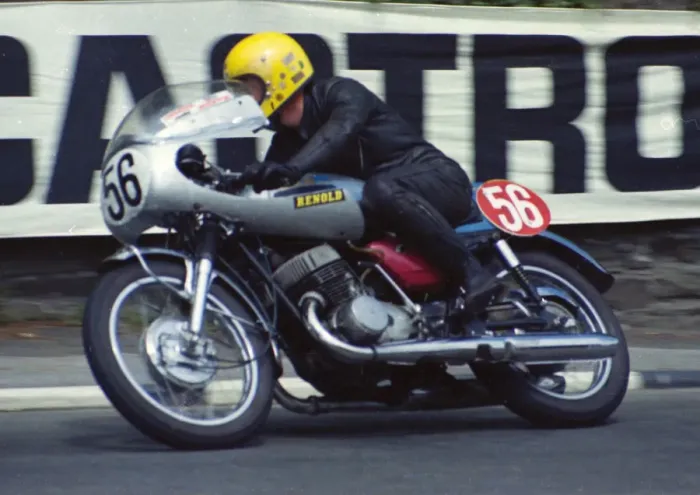 Framed Print : Geoff Kelly (Suzuki) 1974 Production TT Framed Print : Geoff Kelly (Suzuki) 1974 Production TT