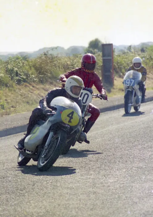 Framed Print : Geoff Kelly (Suzuki) 1976 Jurby Road Framed Print : Geoff Kelly (Suzuki) 1976 Jurby Road