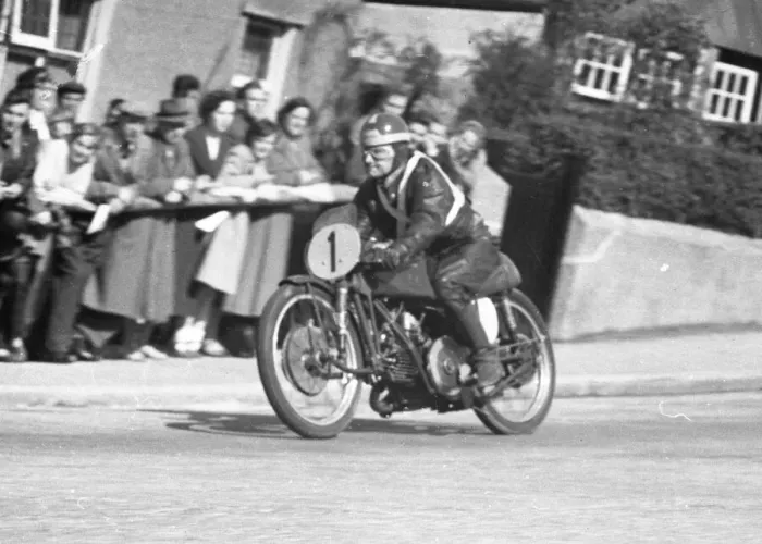 Framed Print : Geoff Little (Guzzi) 1956 Senior Manx Grand Prix Framed Print : Geoff Little (Guzzi) 1956 Senior Manx Grand Prix