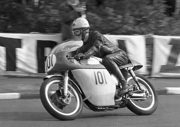 Geoff Morgan (Norton) 1966 Senior Manx Grand Prix