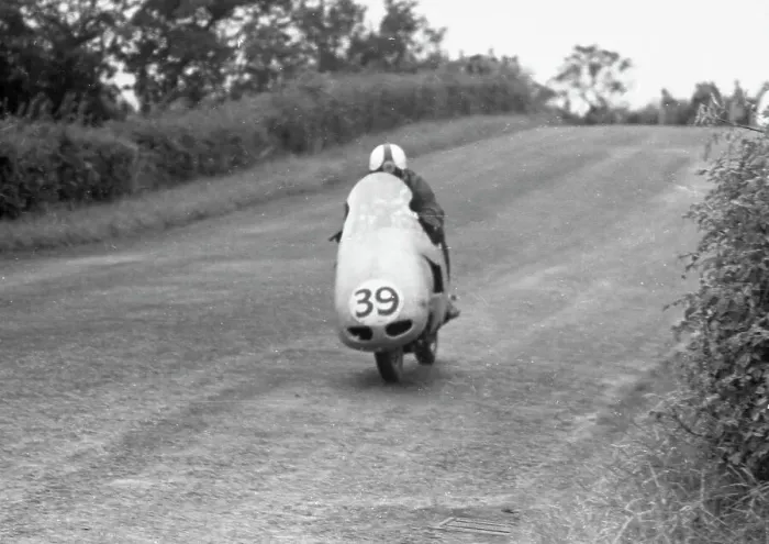Framed Print : Geoff Tanner (Norton) 1957 Junior Ulster Grand Prix Framed Print : Geoff Tanner (Norton) 1957 Junior Ulster Grand Prix