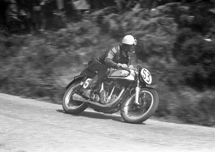 Framed Print : Geoff Walker (Norton) 1953 Senior TT Framed Print : Geoff Walker (Norton) 1953 Senior TT