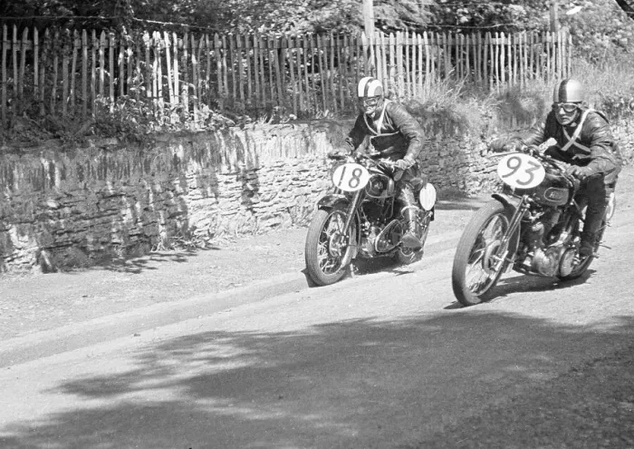 Framed Print : George Brown (Vincent) 1948 Senior Clubman TT and Dennis Morgan (AJS) 1948 Clubman Junior TT