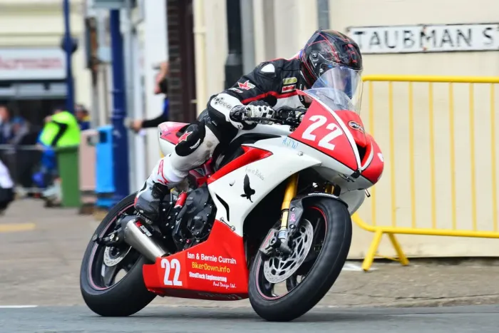 Framed Print : George Lawson (Triumph) 2015 Newcomers Manx Grand Prix