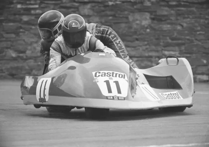 Framed Print : George Middleton & William Middleton (Yamaha) 1981 Southern 100 Framed Print : George Middleton & William Middleton (Yamaha) 1981 Southern 100