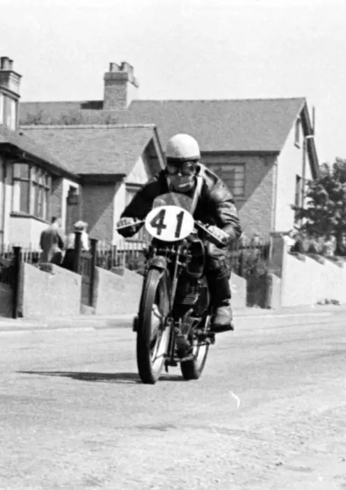 Framed Print : George Morgan (Velocette) 1950 Junior TT Framed Print : George Morgan (Velocette) 1950 Junior TT