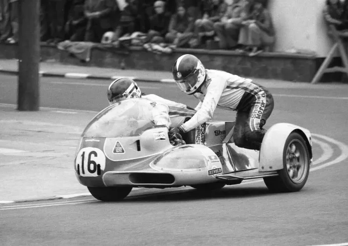 Framed Print : George O Dell & Kenny Arthur (Yamaha) 1977 Sidecar TT Framed Print : George O Dell & Kenny Arthur (Yamaha) 1977 Sidecar TT