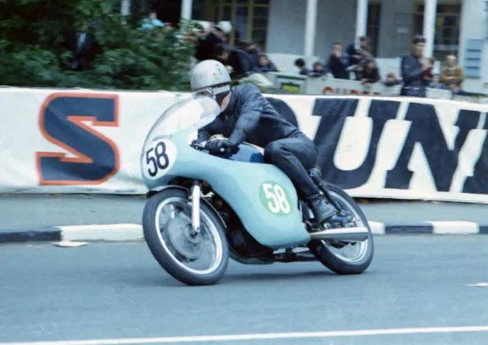 Framed Print : George Plenderleith (Honda) 1965 Lightweight TT Framed Print : George Plenderleith (Honda) 1965 Lightweight TT