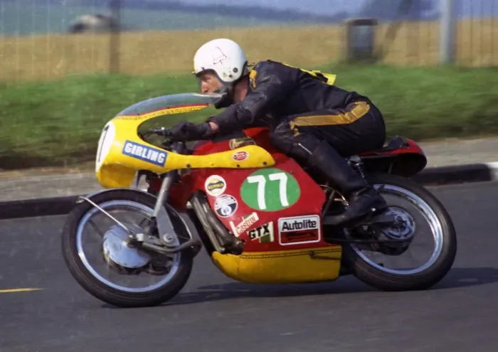 Framed Print : George Ridgeon (Greeves) 1971 Lightweight Manx Grand Prix Framed Print : George Ridgeon (Greeves) 1971 Lightweight Manx Grand Prix