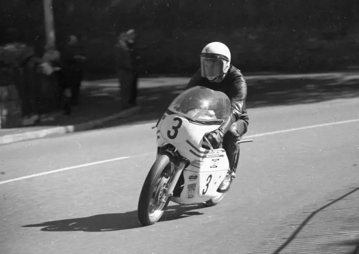 Framed Print : George Short (Seeley) 1972 Senior Manx Grand Prix