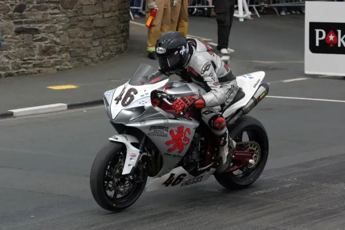 Framed Print : George Spence (Yamaha) 2009 Superbike TT Framed Print : George Spence (Yamaha) 2009 Superbike TT