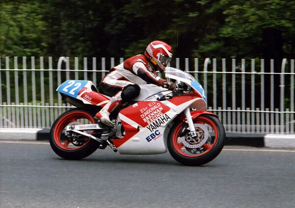 Gerry Brennan (Yamaha) 1991 Junior TT