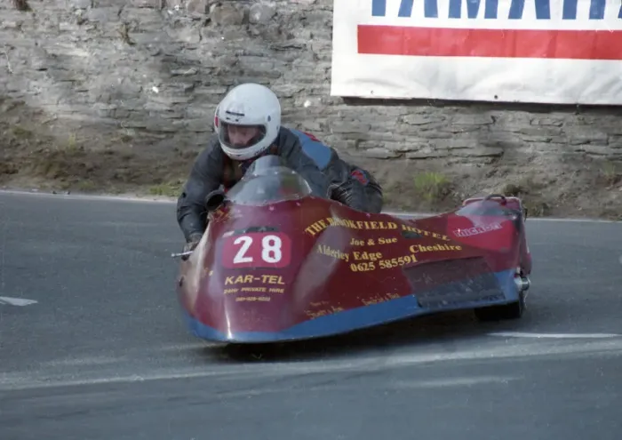 Framed Print : Gerry Flynn & Ian Hayter (Ireson Kawasaki) 1993 Sidecar TT Framed Print : Gerry Flynn & Ian Hayter (Ireson Kawasaki) 1993 Sidecar TT